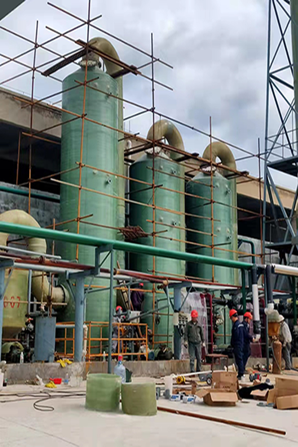 北海基地玻璃钢喷淋塔废气处理安装现场.jpg
